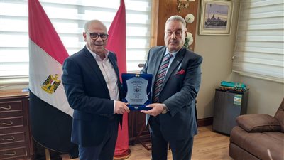 محافظ بورسعيد يستقبل رئيس المعاهد القومية التعليمية