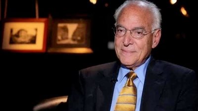 فاروق الباز: اصطدام نيزك بكوكب الأرض احتمال وارد (فيديو)