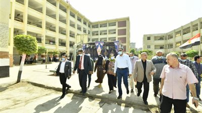تفاصيل جولة محافظ الدقهلية المفاجئة على المدارس قبل بدء الدراسة (صور) 