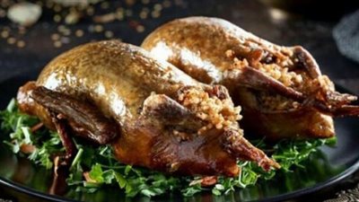 خبيرة إتيكيت: مسموح بإعداد الحمام في عزومات الأقارب