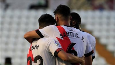 فاييكانو يكتسح غرناطة برباعية.. وأوساسونا يقلب الطاولة على قادش