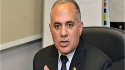 وزير الري يتابع موقف المشروعات المنفذة في مجال الصرف الزراعى