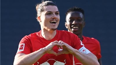 رسميًا.. بايرن ميونخ يتعاقد مع لاعب وسط لايبزيج