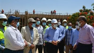 محافظ المنيا: جاري تنفيذ 447 مشروعا بمركز أبوقرقاص في 18 قطاع خدمي