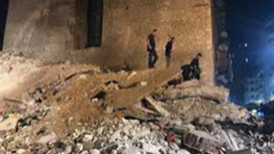 النيابة تنتقل لمعاينة عقار مصر القديمة المنهار