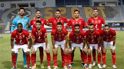 نجم الأهلي يحسم موقفه من العودة