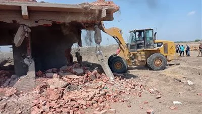إزالة 3 منازل وسور بجنوب بورسعيد 