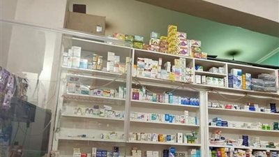 ضبط مخازن أدوية وصيدليات مخالفة في حملة صحية بالجيزة 