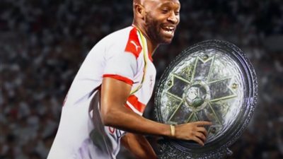 شيكابالا يقتحم الاستديو على عمرو أديب حاملا درع الدوري