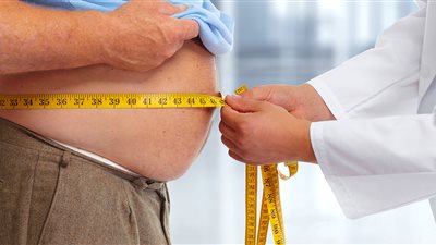 خبيرة تغذية: مريض السمنة إنسان هش لهذا السبب (فيديو)