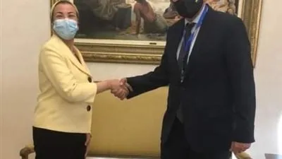 وزيرة البيئة ونظيرها القبرصي يبحثان سبل تعزيز التعاون 