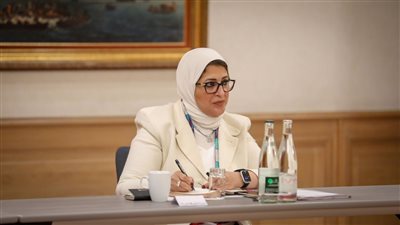 وزيرة الصحة تبحث مع 
