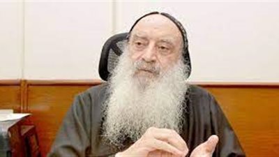 الأنبا بولا يزور مركز الدم بطنطا للتبرع بالبلازما 