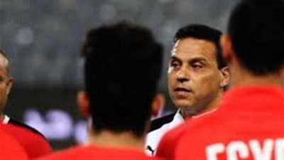 ناقد رياضي يفجر مفاجأة: البدري طالب اللاعبين بالتعادل أمام الجابون (فيديو)