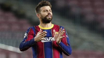 بيكيه: جوارديولا جعلني أفكر في الرحيل عن برشلونة