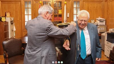 رجائي عطية يلتقي أمين عام اتحاد المحامين العرب (صور)