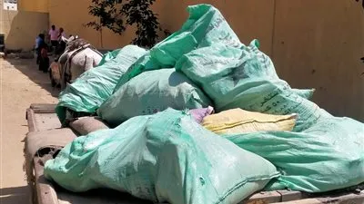 يعمل بدون ترخيص.. إغلاق مخزن لتعبئة الزيوت بالجيزة