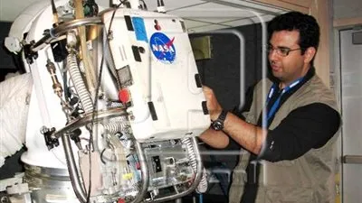 نشأت الديهي يرد على عصام حجي بعد اتهامه بالتسبب في حذف بحثه عن سد النهضة