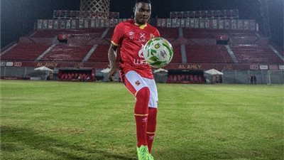 ميكيسوني يظهر لأول مرة في تدريبات الأهلي