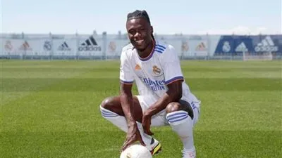 بعد تعاقده مع كامافينجا ... ريال مدريد في ورطة