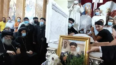 إقامة صلوات تجنيز كاهن كنيسة الهوكارية