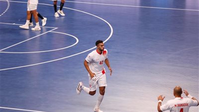 عاجل - الزمالك يقهر الأهلي ويتوج بطلًا لكأس السوبر الإفريقي لكرة اليد