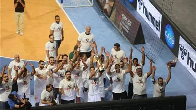 صور تتويج الزمالك بكأس السوبر الإفريقي لكرة اليد على حساب الأهلي بكاميرا الفجر الرياضي