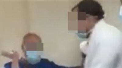 التقاصيل الكاملة بواقعة إهانة طبيب لممرض (فيديو جراف)