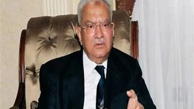 عمرو أديب ناعيا محمود العربي: أسطورة.. وشعرت بالغيرة من جنازته