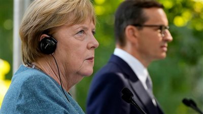ميركل تصف الضغط على الاتحاد الأوروبي بأنه 'غير مقبول'