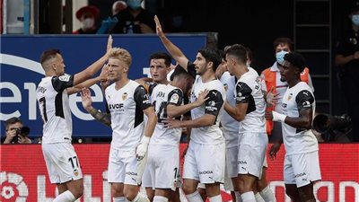 فالنسيا يهزم أوساسونا ويتصدر الليجا مؤقتا