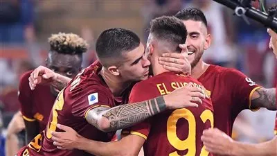 روما يحقق فوزًا مثيرًا على حساب ساسولو في الدوري الإيطالي 