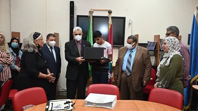 تكريم الأول على الثانوية العامة بالفيوم 