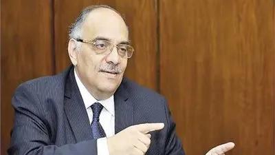 رئيس جامعة عين شمس يعين محمود وديع رئيسًا لقسم التخدير بكلية الطب