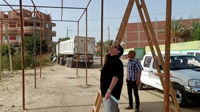 نقل موقف سيارات مازورة لتخفيف الزحام في سمسطا ببني سويف (صور)