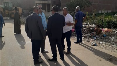 استجابة للمواطنين.. رفع 35 طن قمامة من حي ترعة البوصة ببني سويف 