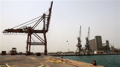 ميناء الحديدة يستقبل أول سفينة حاويات باليمن