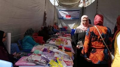 قافلة طبية لأهالي منطقة شرق بشارع الترعة المردومة بالإسكندرية (صور)