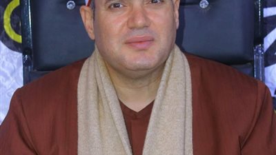 محمود على حسن يستكمل رحلاته حول العالم لقرأة القرآن الكريم