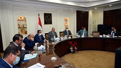  وزير الإسكان ومحافظ القاهرة يتابعان تنفيذ مشروع تطوير 