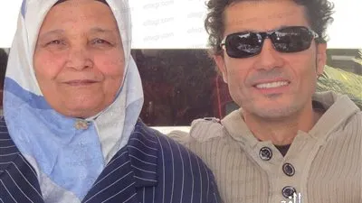 خالد النبوي يحيي الذكرى الثالثة لوفاة والدته بهذه الكلمات