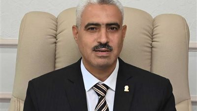 القائم بأعمال رئيس جامعة الفيوم يصدر عدة قرارات تعيين 