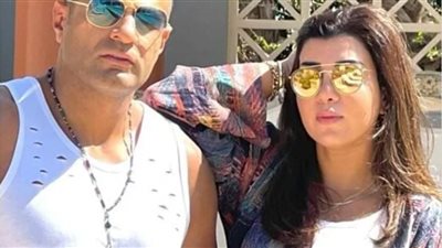 بهذه الطريقة.. محمد نور يحتفل بعيد ميلاد زوجته 