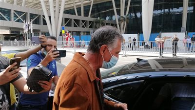 عاجل- وصول كيروش إلى مطار القاهرة لتولي المهمة الفنية للفراعنة