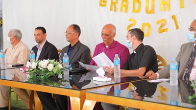 سامي فوزى يكرم أوائل الإعدادية بالمدرسة الأسقفية بمنوف 