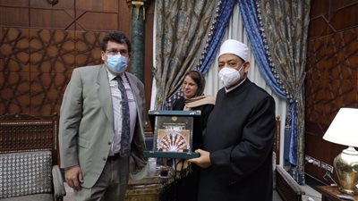 اتفاق بين شيخ الأزهر ونائب رئيس جامعة ليون على التبادل العلمي والثقافي*