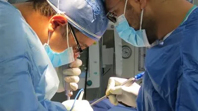 نجاح أول جراحة العمود الفقري 