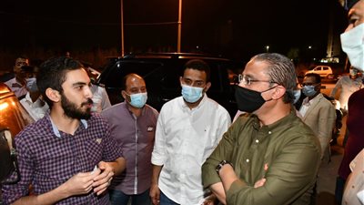 تشميع 3 مقاه تقدم الشيشة وتخالف مواعيد الغلق بالفيوم (صور)