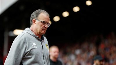 بيلسا يوجه رسالة للاتحاد الإنجليزي بعد طرد نجمه أمام ليفربول