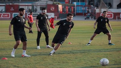 موسيماني يحسم موقف نجم الأهلي من الرحيل